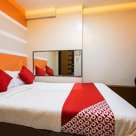 Oyo 475 Pearl Blossom Hotel Manila Kültér fotó