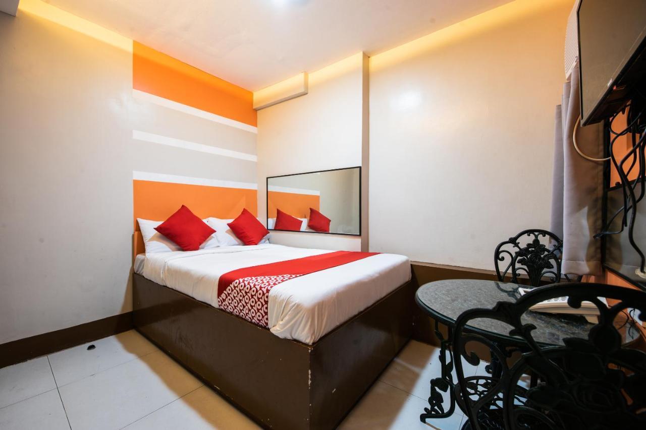 Oyo 475 Pearl Blossom Hotel Manila Kültér fotó