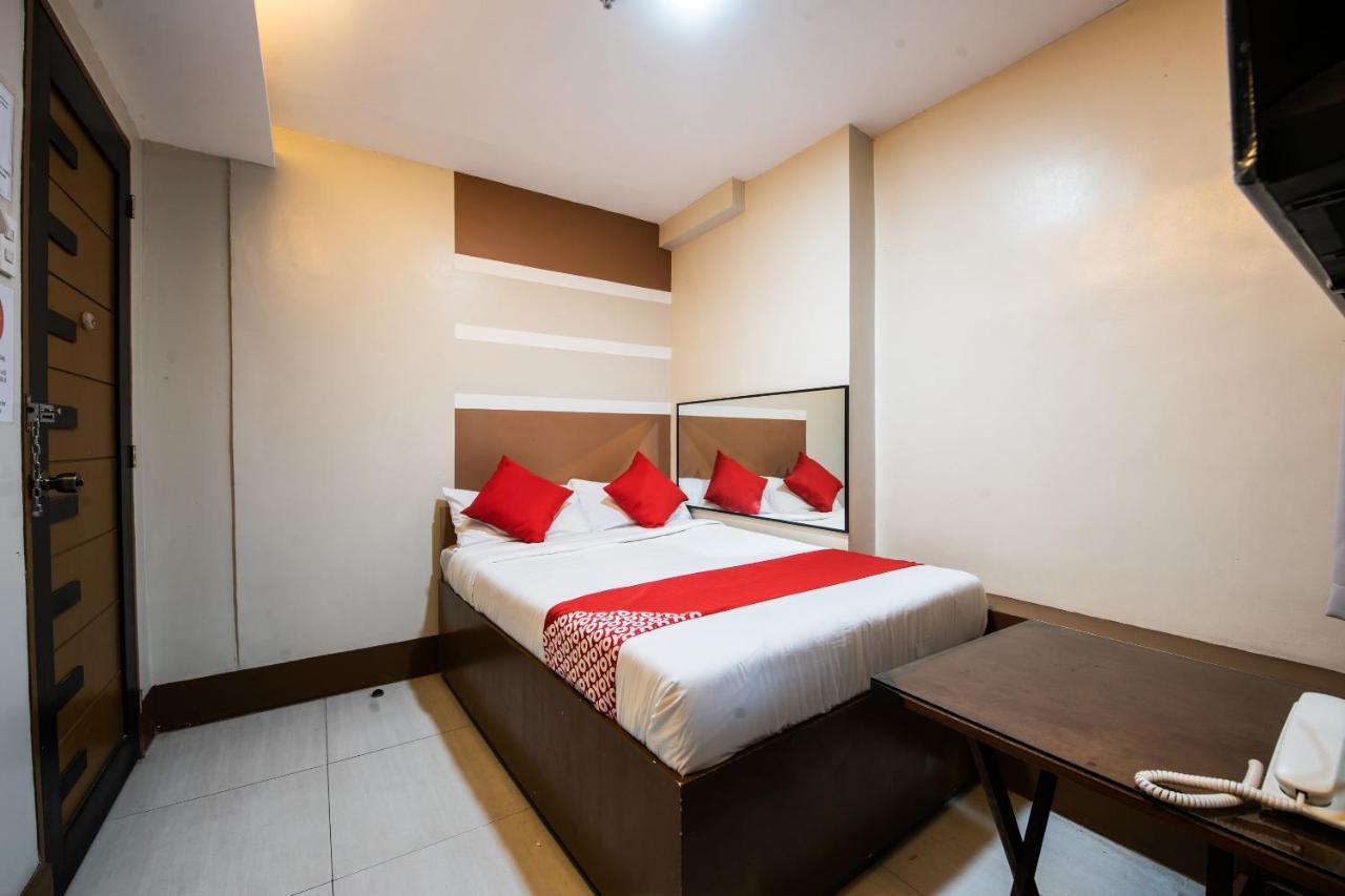 Oyo 475 Pearl Blossom Hotel Manila Kültér fotó